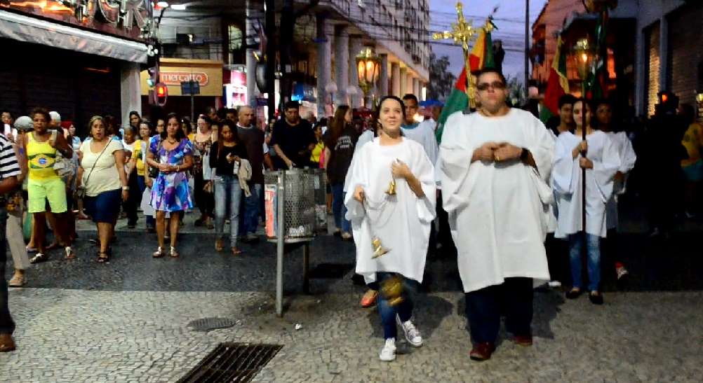procissao na rua